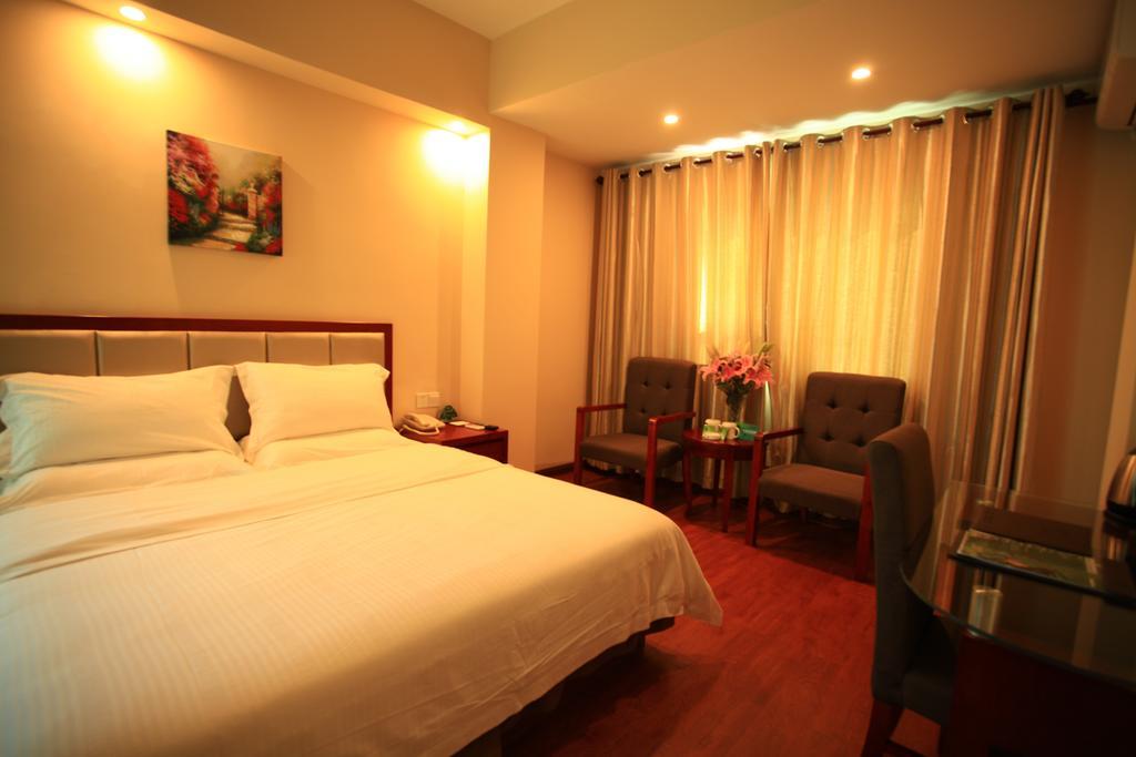 Greentree Inn Sanya He Ping Street Hotel חדר תמונה