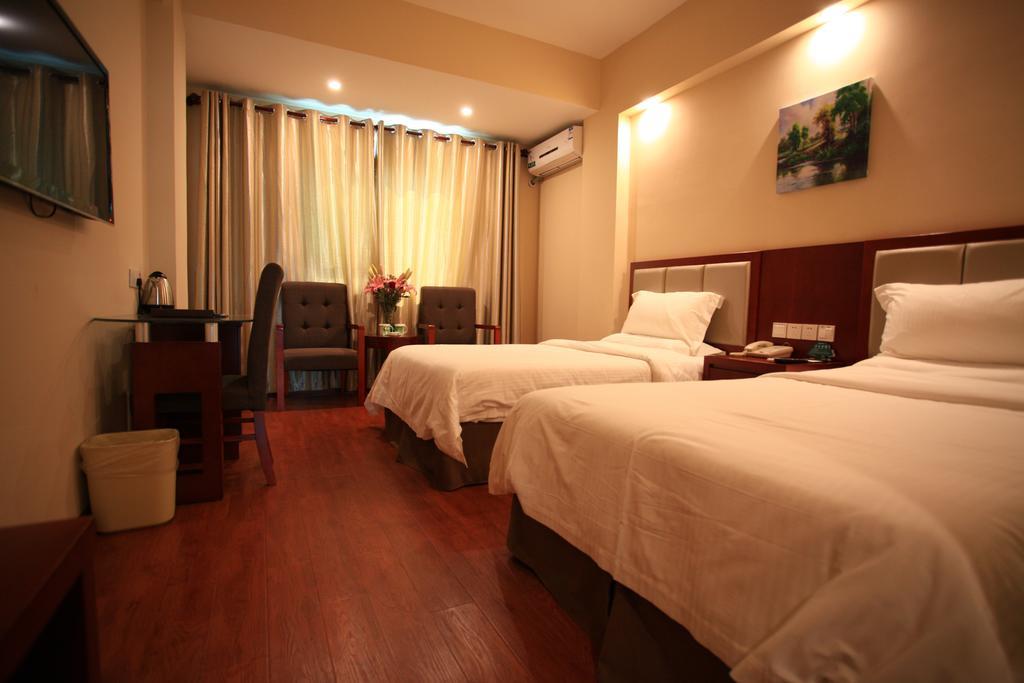 Greentree Inn Sanya He Ping Street Hotel חדר תמונה